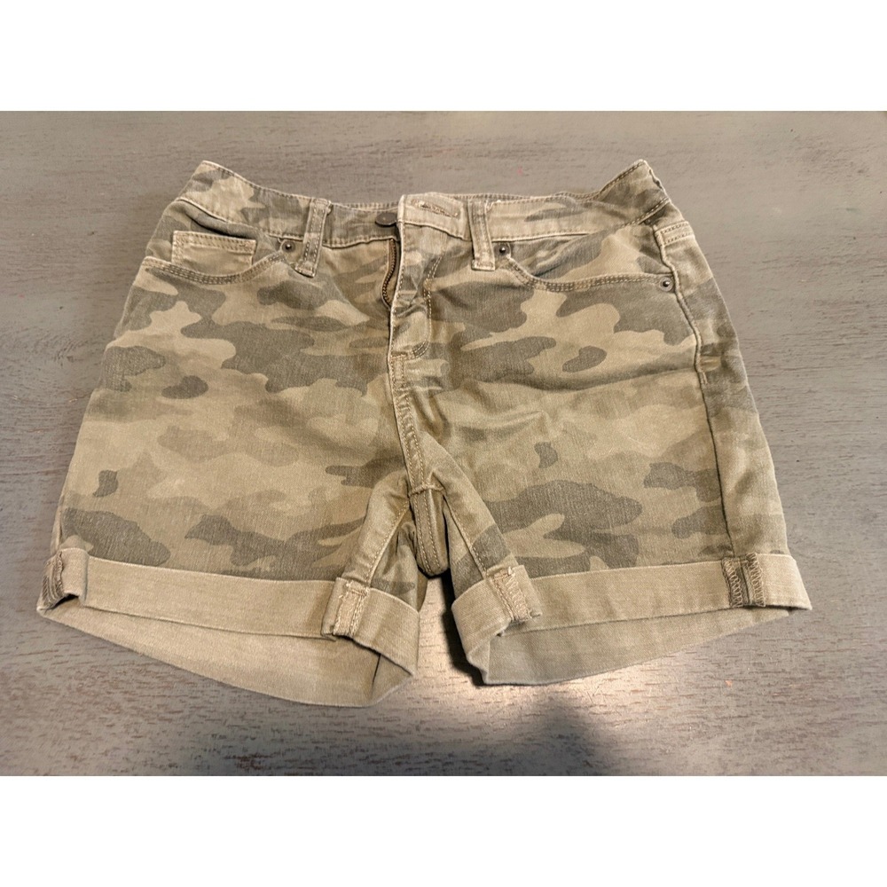 Universal Thread Womens Camo Denim Shorts Green Mid Rise Cuffed Size 00/24